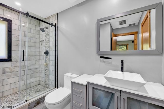 4 Skytop Dr, Denville Twp., NJ 07834