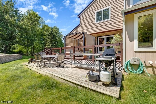 4 Skytop Dr, Denville Twp., NJ 07834