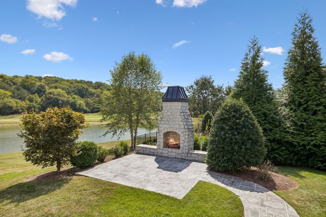 5077 Native Pony Trl, College Grove, TN 37046