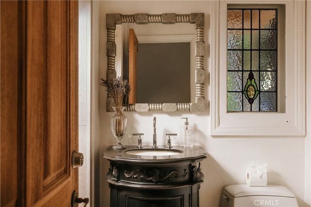 1138 Coldwater Canyon Drive, Beverly Hills, CA 90210