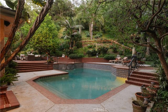1138 Coldwater Canyon Drive, Beverly Hills, CA 90210