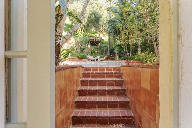 1138 Coldwater Canyon Drive, Beverly Hills, CA 90210