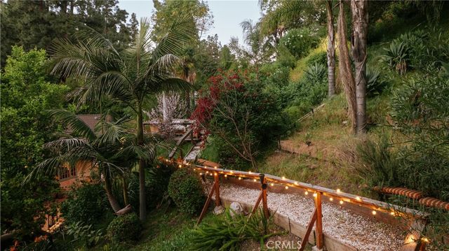 1138 Coldwater Canyon Drive, Beverly Hills, CA 90210