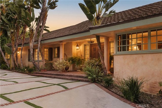 1138 Coldwater Canyon Drive, Beverly Hills, CA 90210