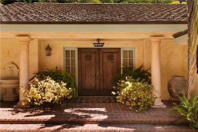 1138 Coldwater Canyon Drive, Beverly Hills, CA 90210