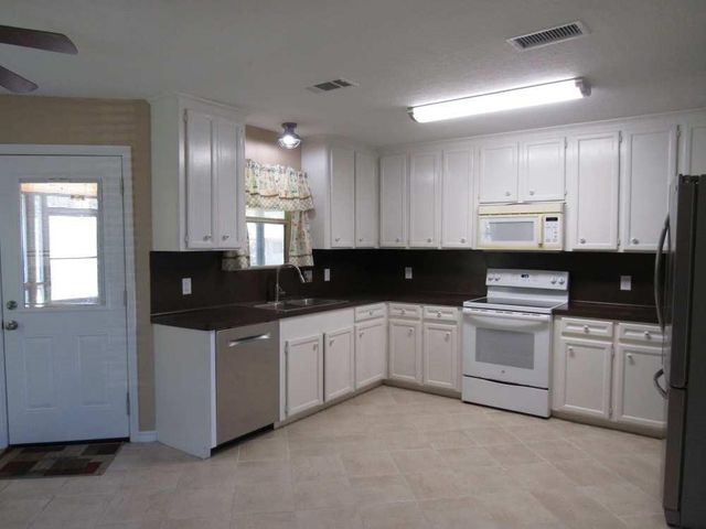 70 Lakeside, Trinity, TX 75862