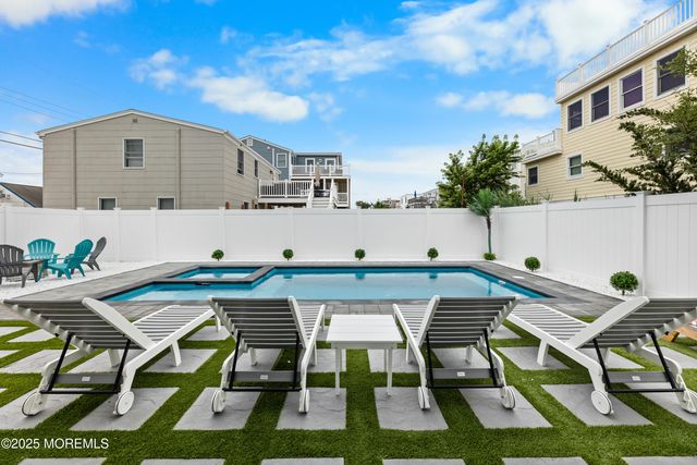 18 Mea Lane, Long Beach Twp, NJ 08008