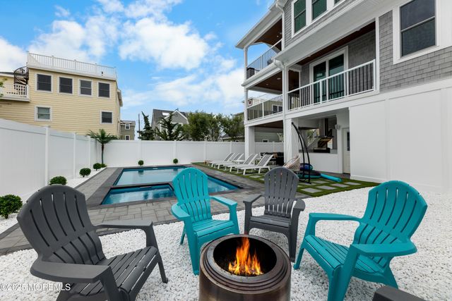 18 Mea Lane, Long Beach Twp, NJ 08008