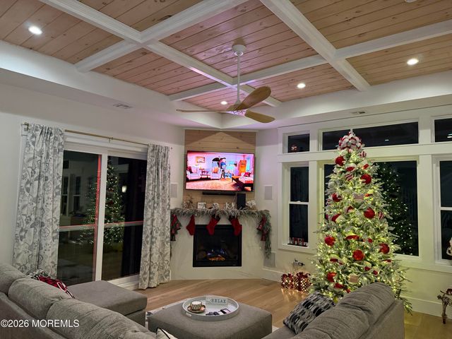 18 Mea Lane, Long Beach Twp, NJ 08008