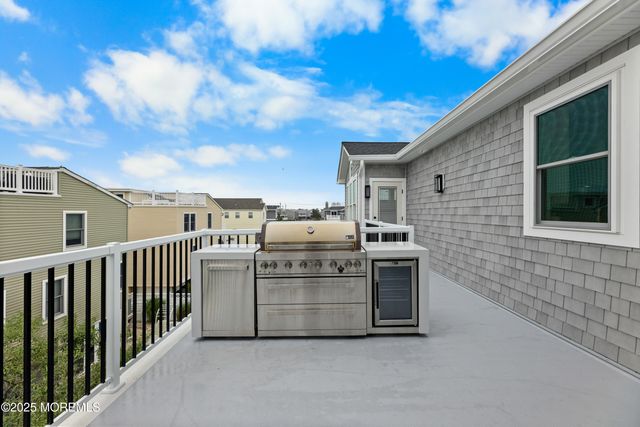 18 Mea Lane, Long Beach Twp, NJ 08008