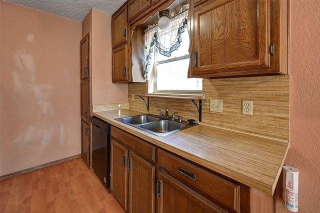 6640 Fair Oaks Drive, Watauga, TX 76148