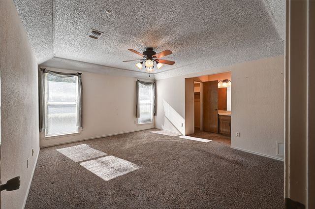 6640 Fair Oaks Drive, Watauga, TX 76148