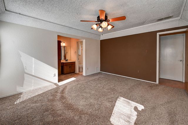 6640 Fair Oaks Drive, Watauga, TX 76148