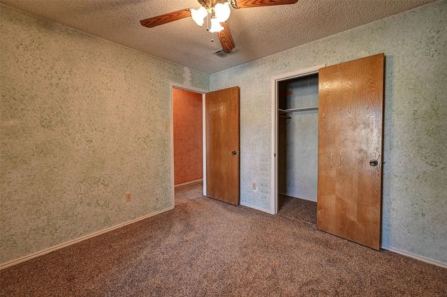 6640 Fair Oaks Drive, Watauga, TX 76148