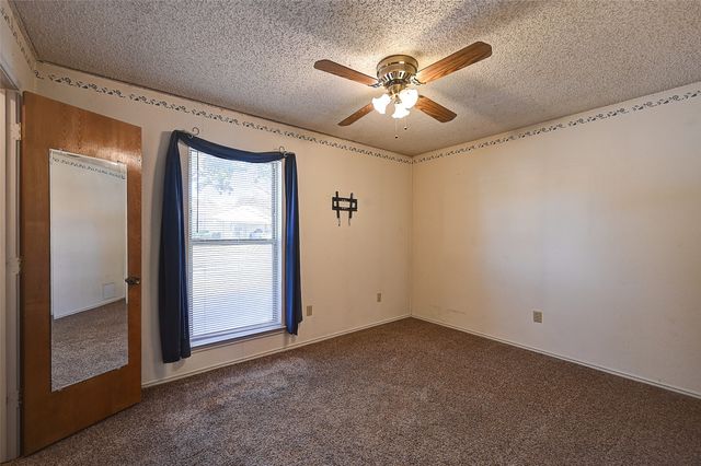 6640 Fair Oaks Drive, Watauga, TX 76148