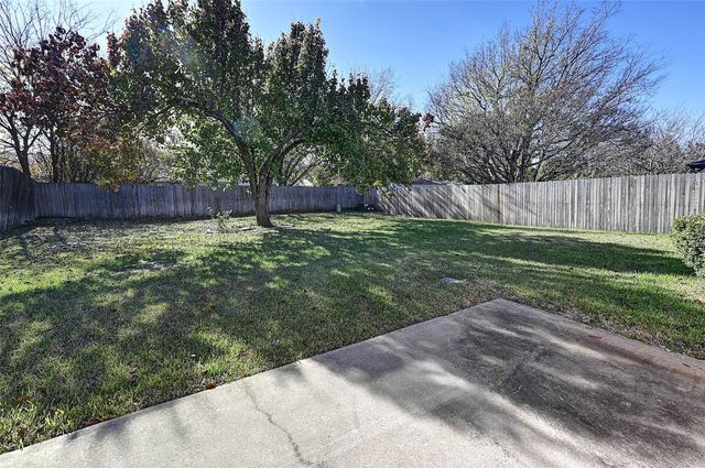 6640 Fair Oaks Drive, Watauga, TX 76148