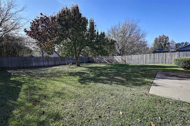 6640 Fair Oaks Drive, Watauga, TX 76148