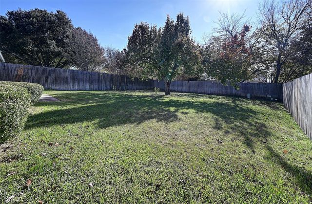 6640 Fair Oaks Drive, Watauga, TX 76148