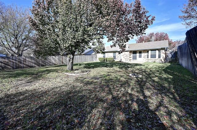 6640 Fair Oaks Drive, Watauga, TX 76148