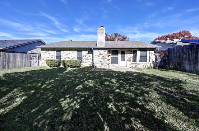 6640 Fair Oaks Drive, Watauga, TX 76148