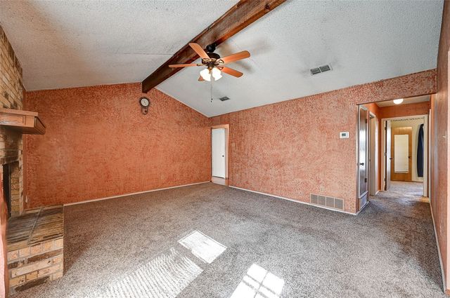 6640 Fair Oaks Drive, Watauga, TX 76148