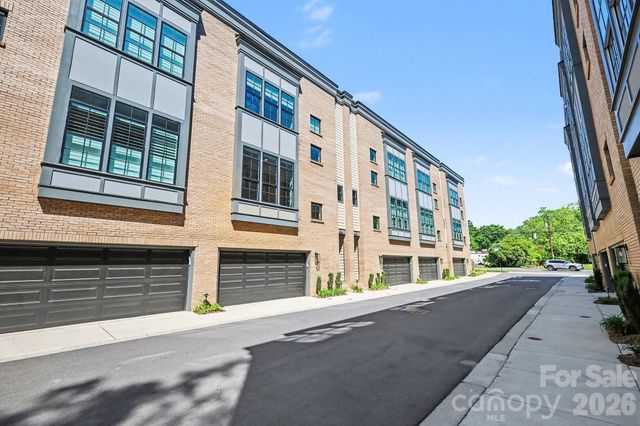 816 Madison Glen Lane, Charlotte, NC 28209