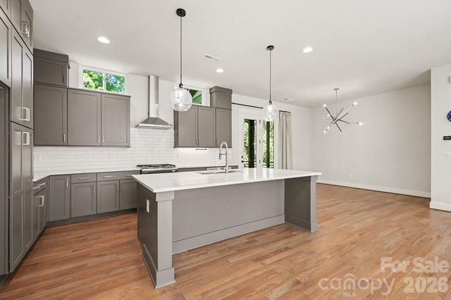 816 Madison Glen Lane, Charlotte, NC 28209