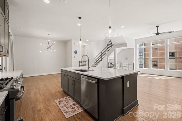 816 Madison Glen Lane, Charlotte, NC 28209
