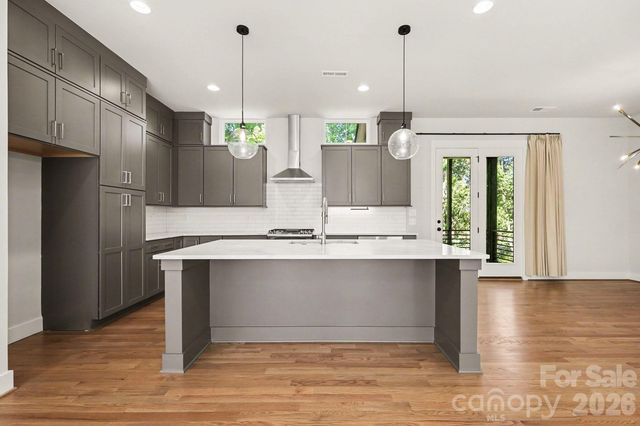 816 Madison Glen Lane, Charlotte, NC 28209