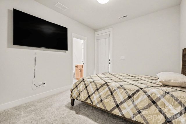 816 Madison Glen Lane, Charlotte, NC 28209