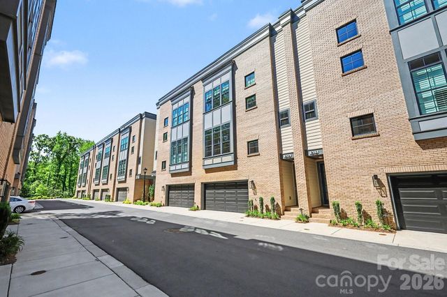 816 Madison Glen Lane, Charlotte, NC 28209