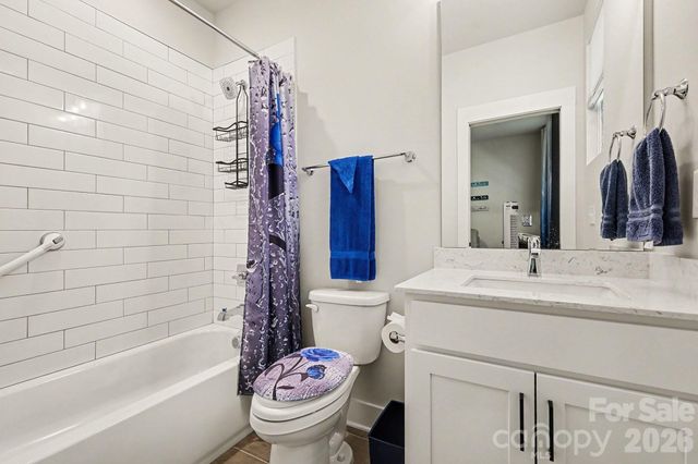 816 Madison Glen Lane, Charlotte, NC 28209