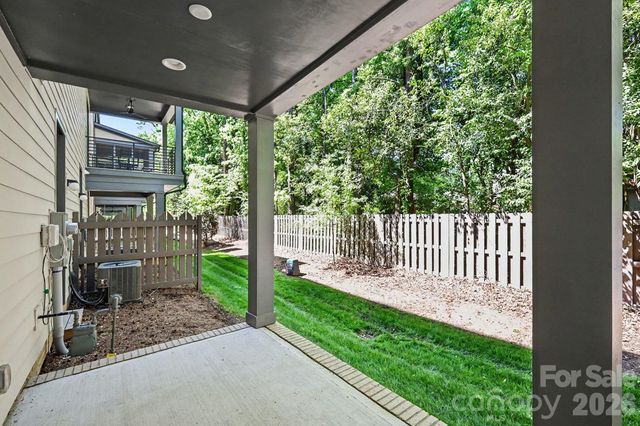 816 Madison Glen Lane, Charlotte, NC 28209