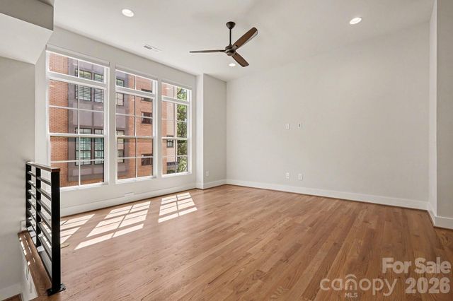 816 Madison Glen Lane, Charlotte, NC 28209