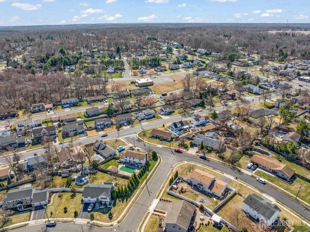 56 Evergreen Terrace, Monroe, NJ 08831