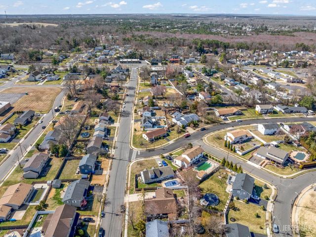 56 Evergreen Terrace, Monroe, NJ 08831