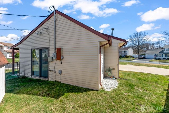 56 Evergreen Terrace, Monroe, NJ 08831