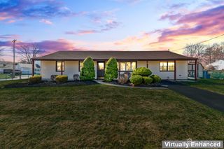 56 Evergreen Terrace, Monroe, NJ 08831