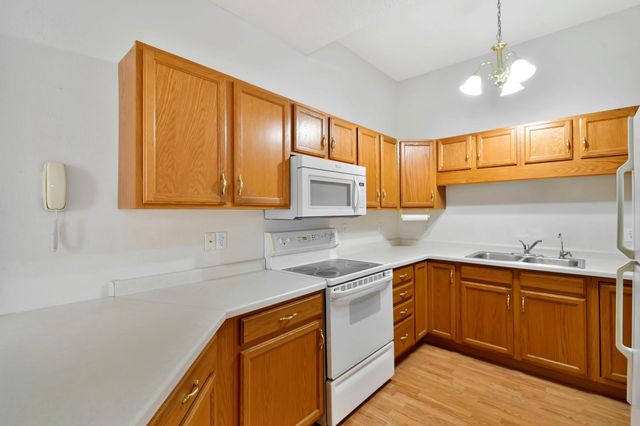 3356 38th Street S, Moorhead, MN 56560