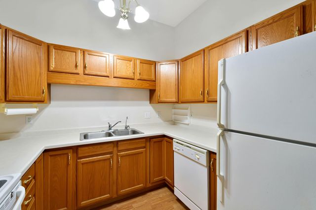 3356 38th Street S, Moorhead, MN 56560