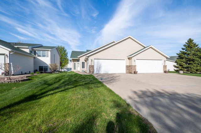 3356 38th Street S, Moorhead, MN 56560