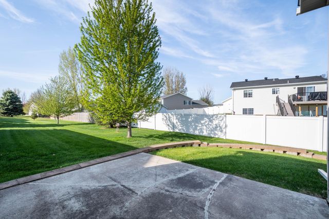 3356 38th Street S, Moorhead, MN 56560