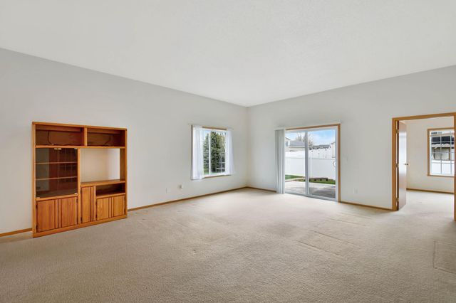 3356 38th Street S, Moorhead, MN 56560