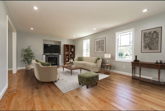 81 Crystal Brook Drive, Springfield, MA 01118