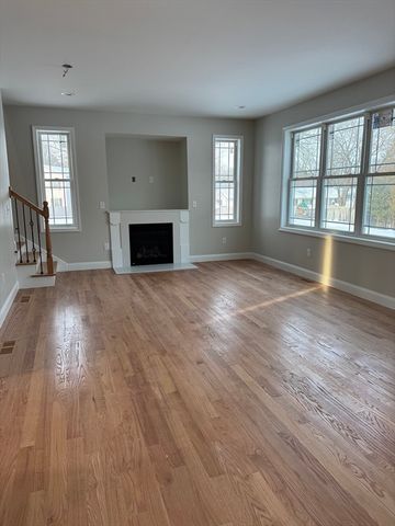 81 Crystal Brook Drive, Springfield, MA 01118