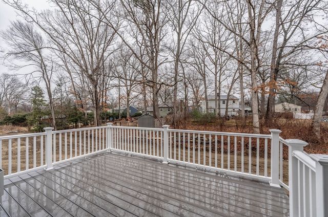 81 Crystal Brook Drive, Springfield, MA 01118