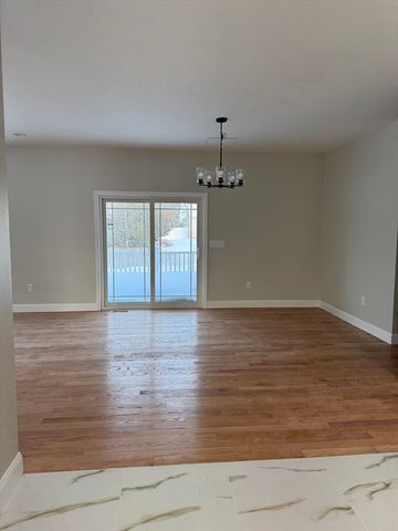 81 Crystal Brook Drive, Springfield, MA 01118