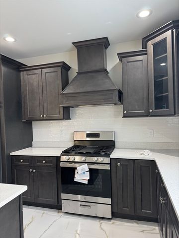 81 Crystal Brook Drive, Springfield, MA 01118