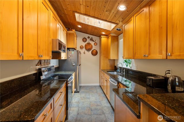 72 Sayward Lane, Port Ludlow, WA 98365