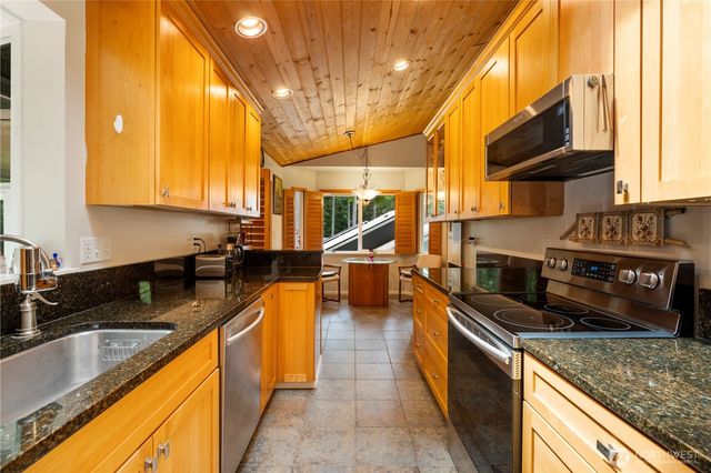72 Sayward Lane, Port Ludlow, WA 98365